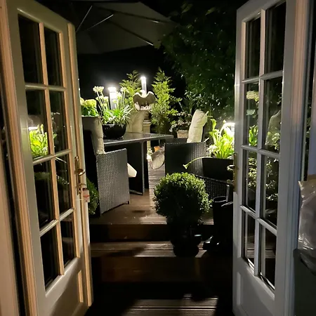 Albany House Bed & Breakfast